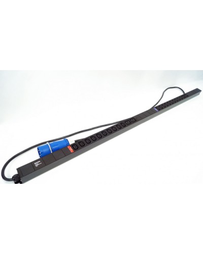 Блок розеток, вертикальный черн Hyperline (SHE-20IEC-4BIEC-32-3PVB) в Иваново Блоки розеток Pintop.ru